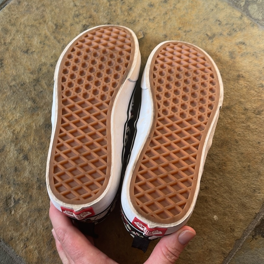 Vans - Picture 4 of 6
